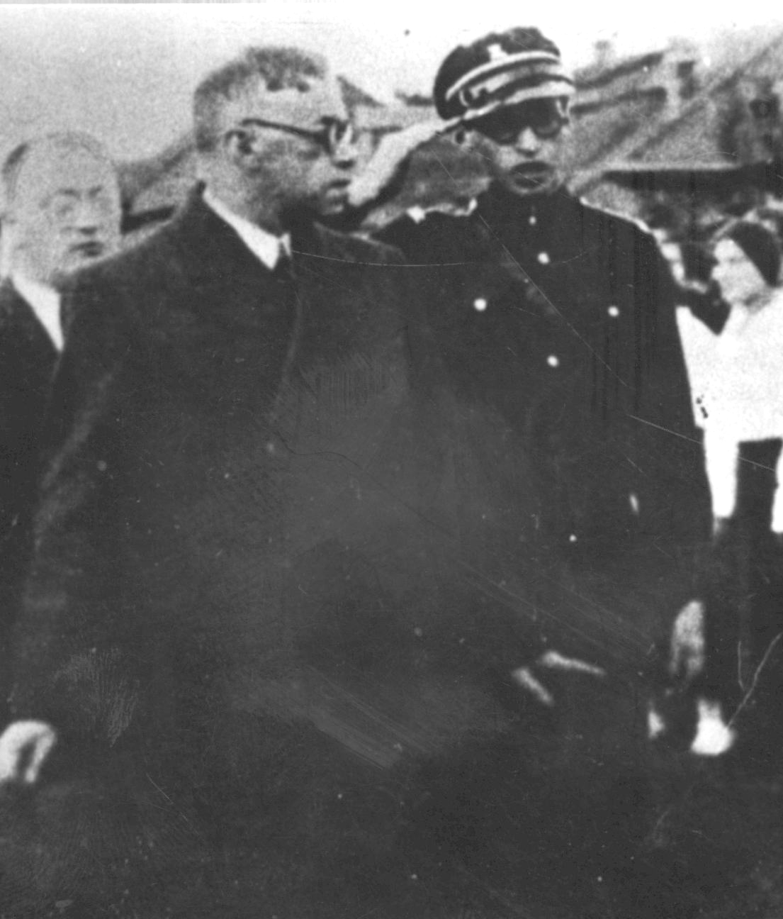 1938